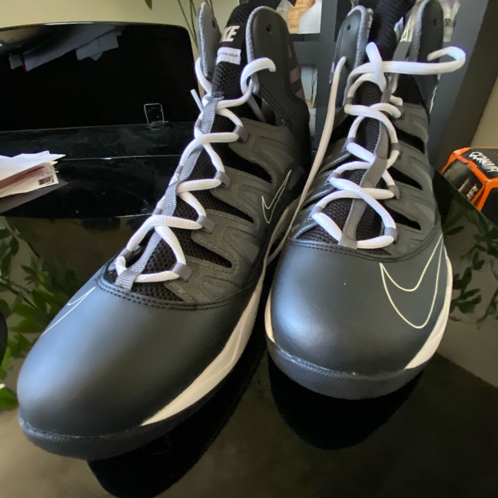 Nike - Air Stutter Step - 10 (NEW, never worn).